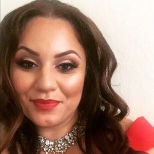 Meet your Posher, Lydia